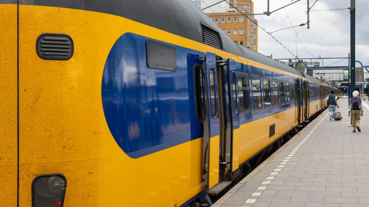 Goedkope treinpassen buiten de spits worden in het hele land gelanceerd Goedkope treinpassen buiten de spits worden in het hele land gelanceerd